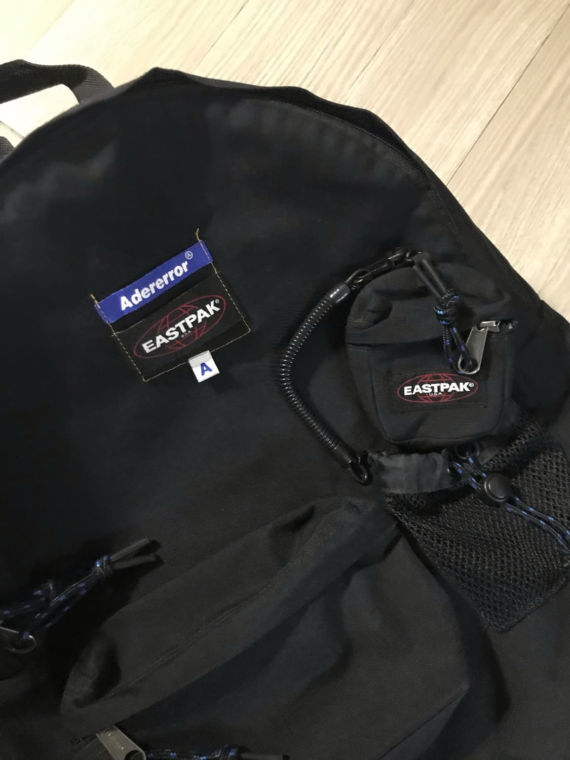 아더에러 x 이스트팩 백팩 상품이미지2