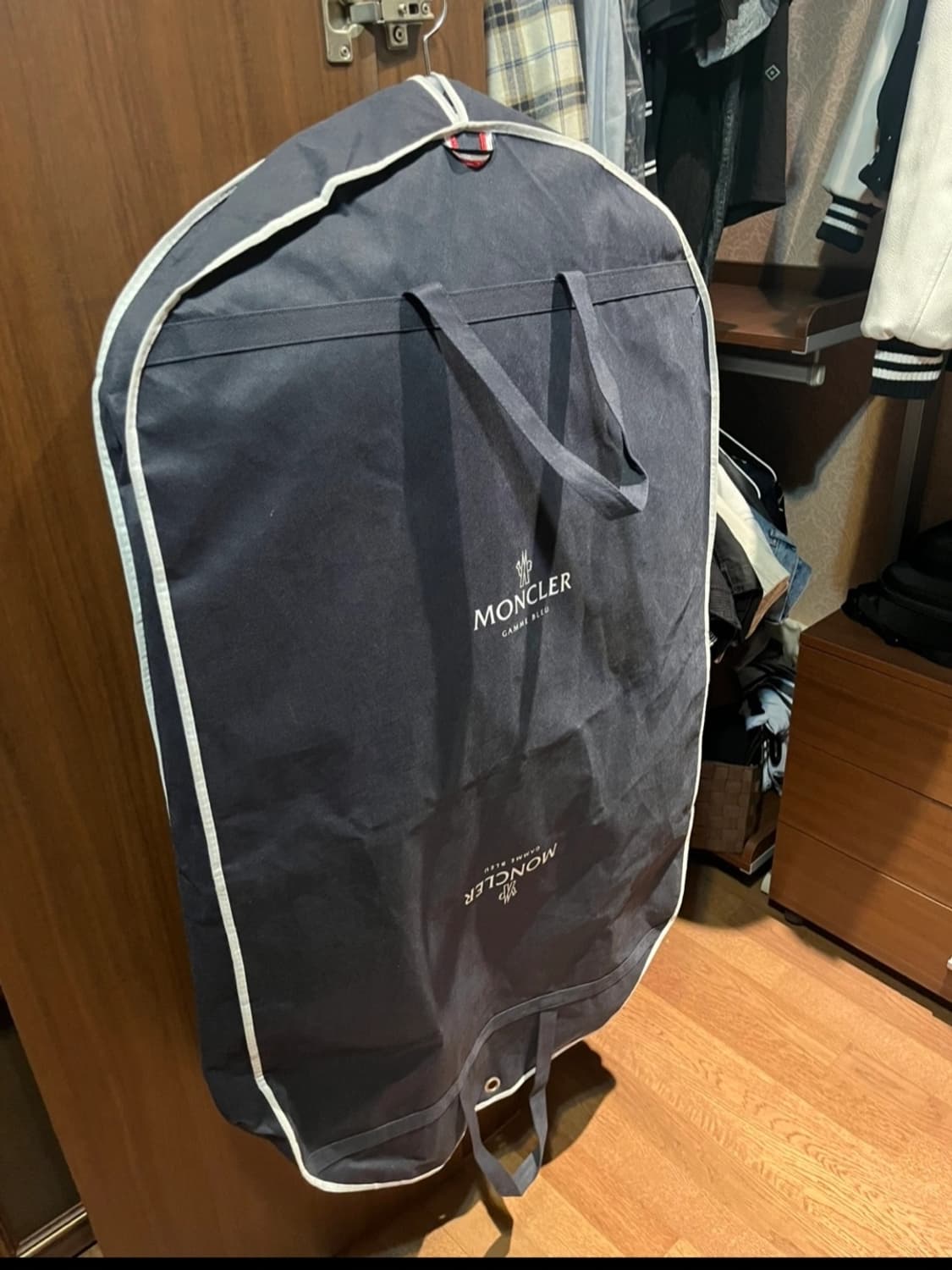 몽클레어x톰브라운 한정판 감마블루  1사이즈 상품이미지5