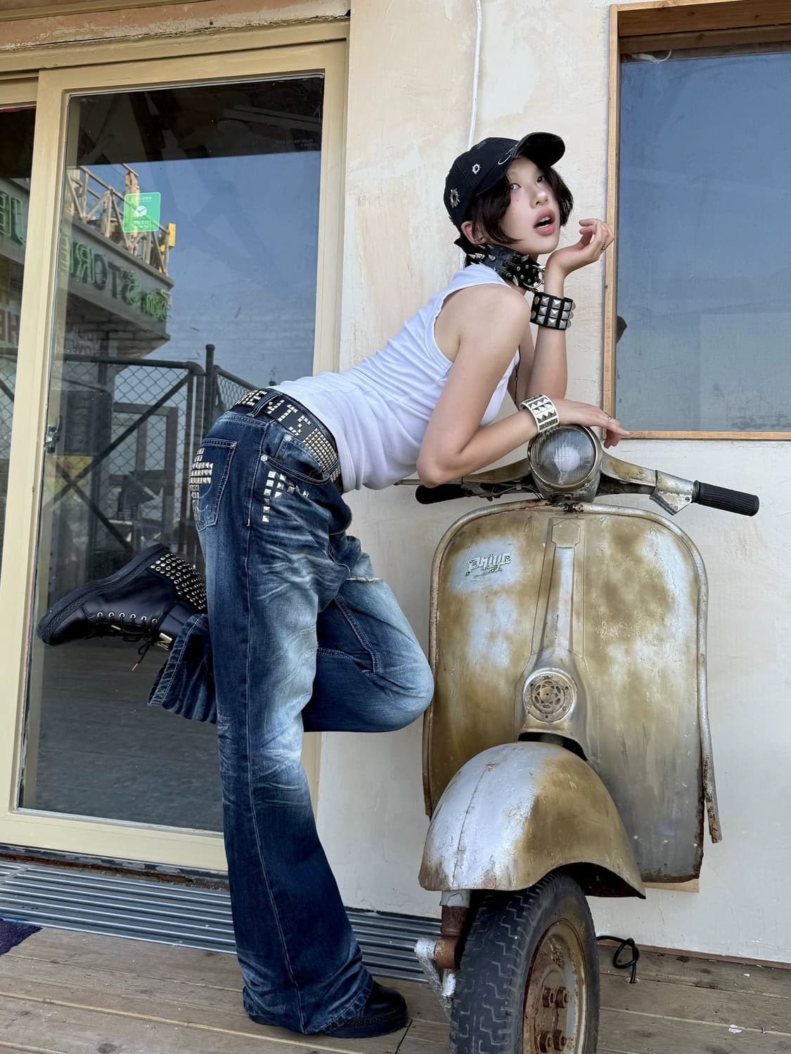 Rock Rivet Flared Jeans 상품이미지9