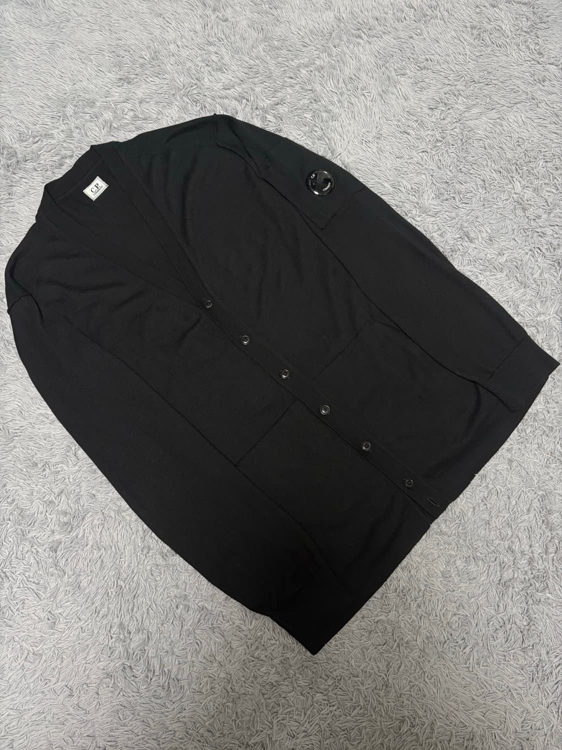 [새상품급] CP컴퍼니 렌즈 와펜 가디건 상품이미지1