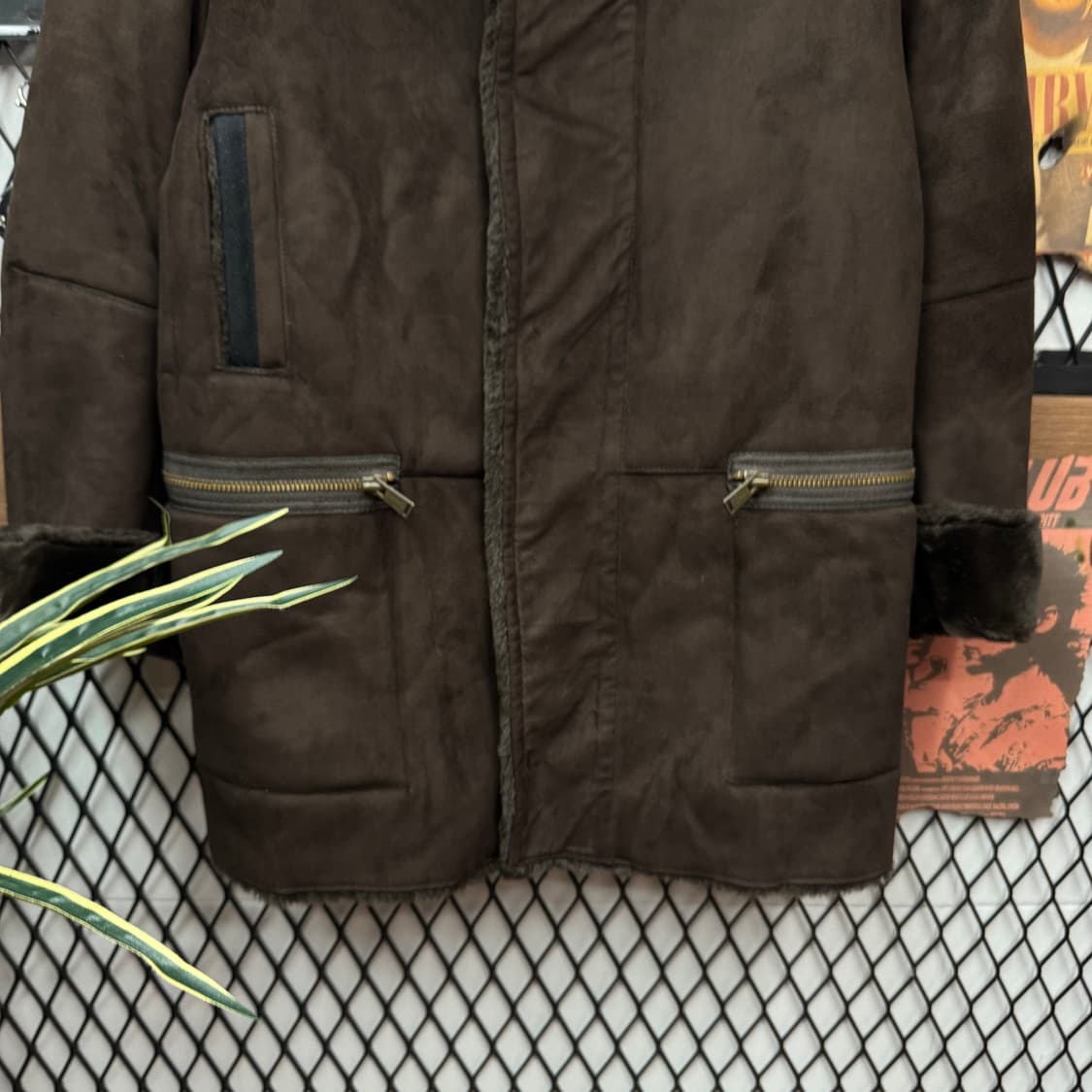 캘빈클라인 스웨이드 퍼 무스탕 코트 사이드 포켓 포인트 다크 브라운 상품이미지4