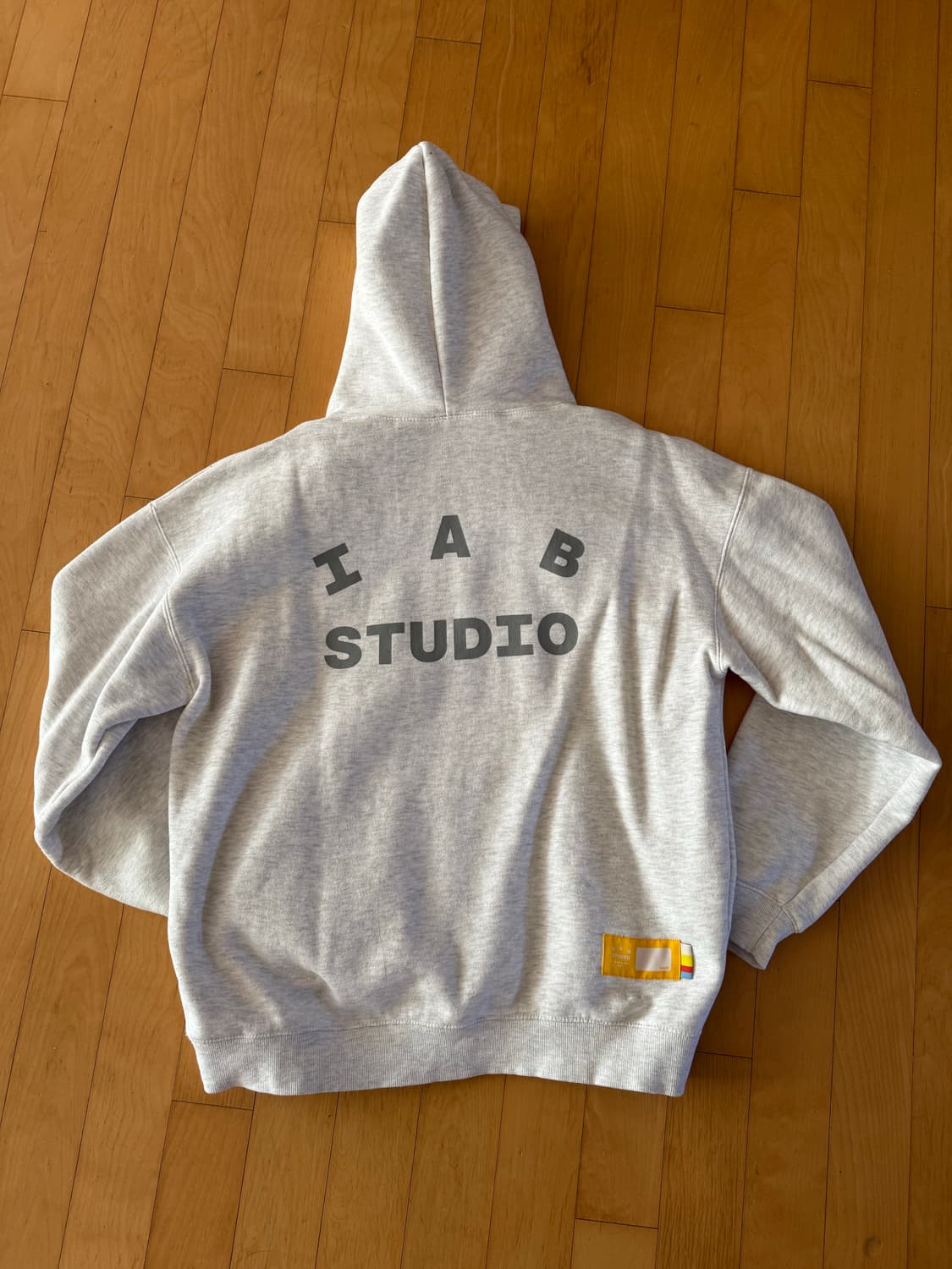 아이앱 스튜디오 10주년 후드티 라이트 그레이 L 상품이미지2