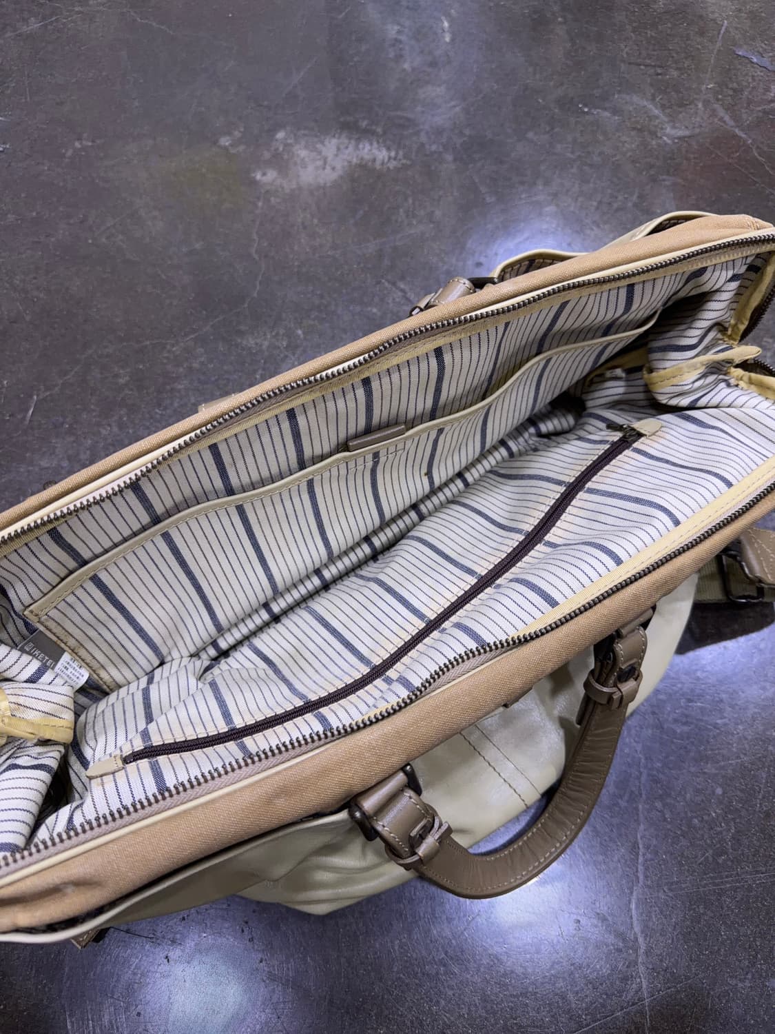 AXE Iketei 실링백 레더 보스턴 토트백 크로스 멀티포켓 가방 상품이미지10