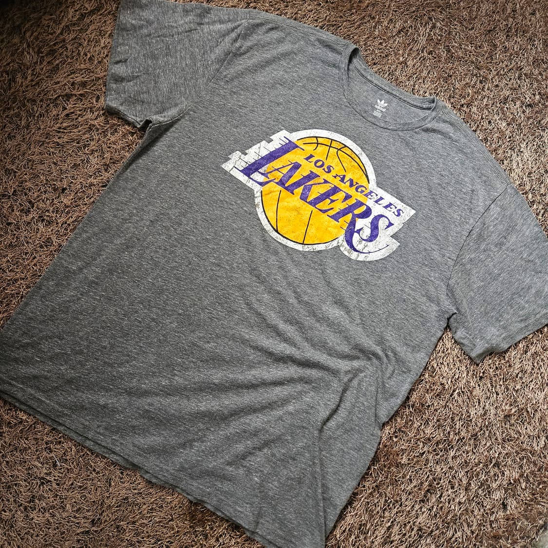 아디다스(Adidas) 올드스쿨 NBA 로스엔젤레스 레이커스 반팔 상품이미지1