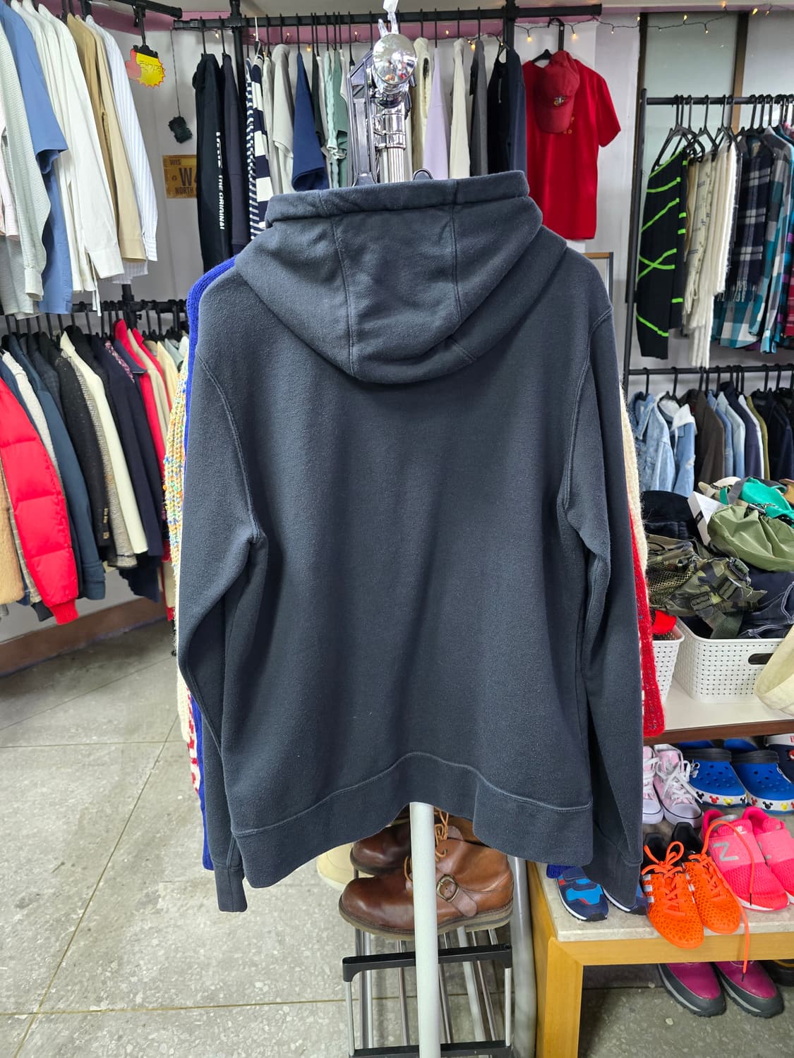 나이키 스포츠웨어 후드티 블랙 (1304) 상품이미지2