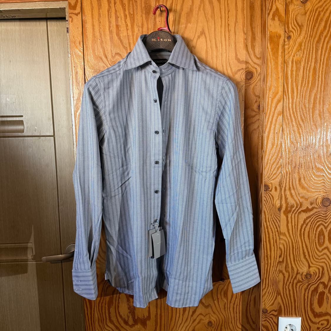 톰포드 드레스 셔츠 새상품 판매 합니다. 상품이미지1