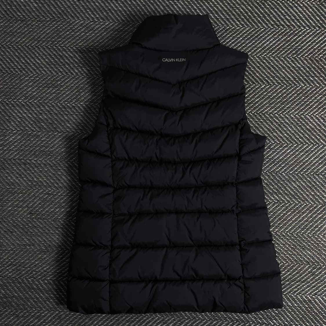 캘빈클라인 미니멀 경량 패딩 조끼 블랙o 3407 상품이미지4