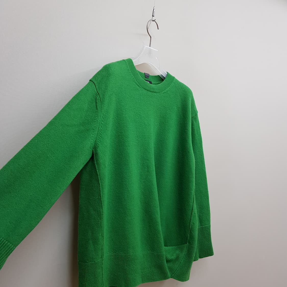 한섬 시스템  2023 루즈핏 울 니트 스웨터  F사이즈 상품이미지3