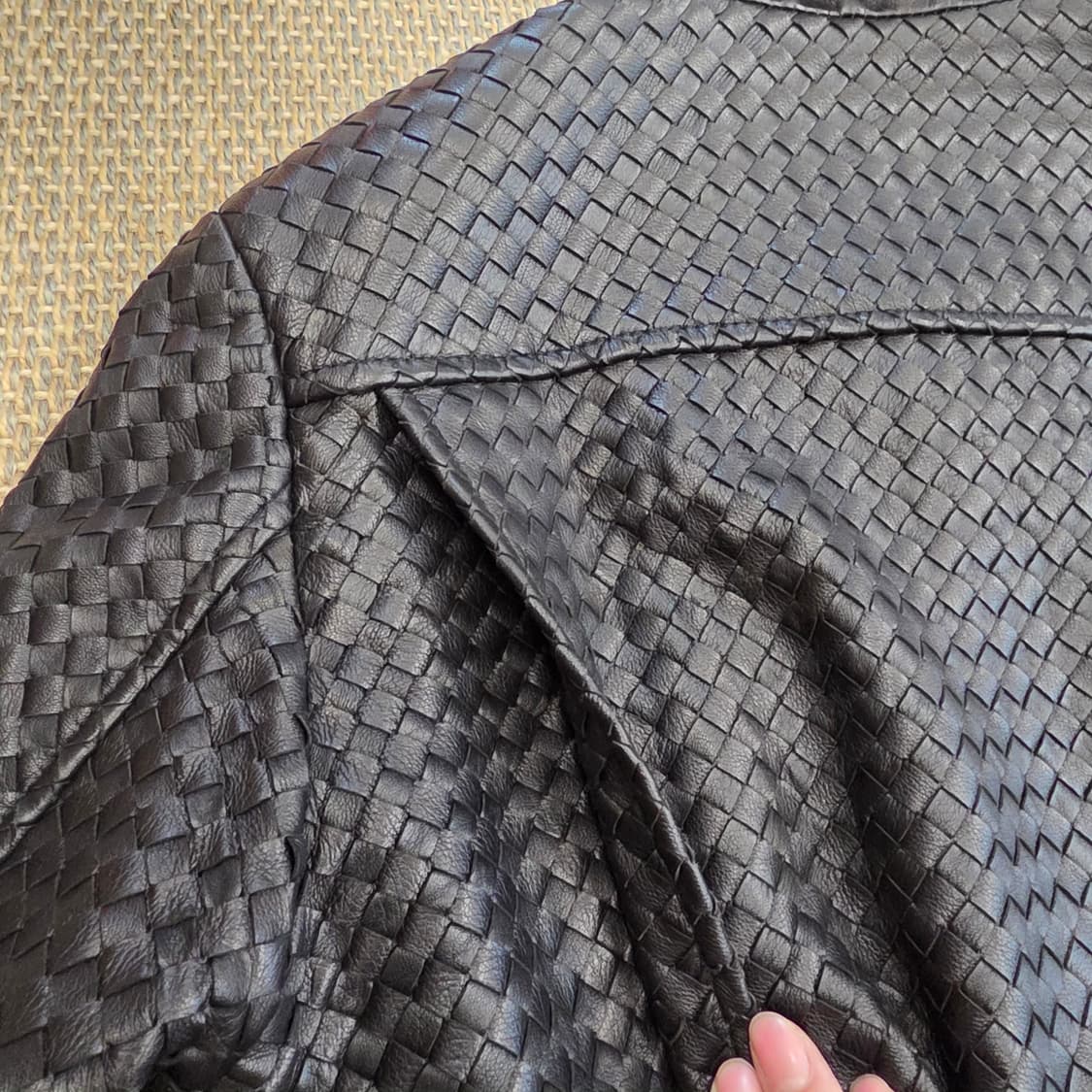 [명작] 보테가베네타 종결템 이탈리안 최고급 나파레더 블루종 인트레치아토 상품이미지9