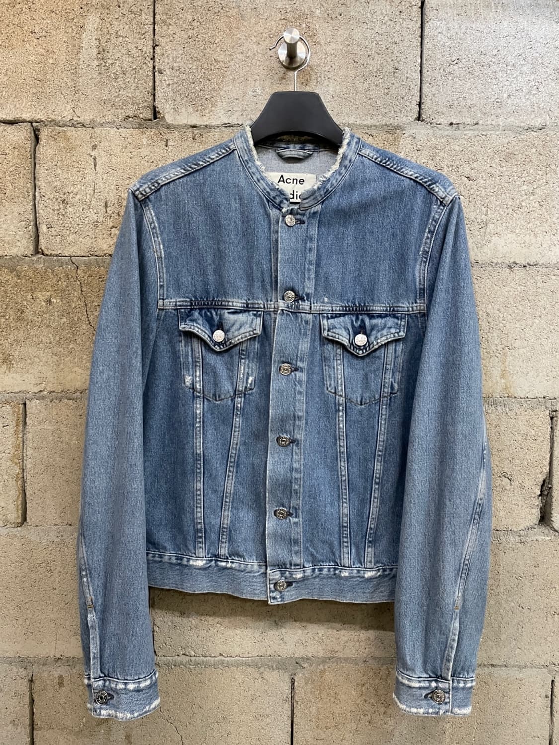 아크네 스튜디오 데님 노카라 트러커 자켓 상품이미지1