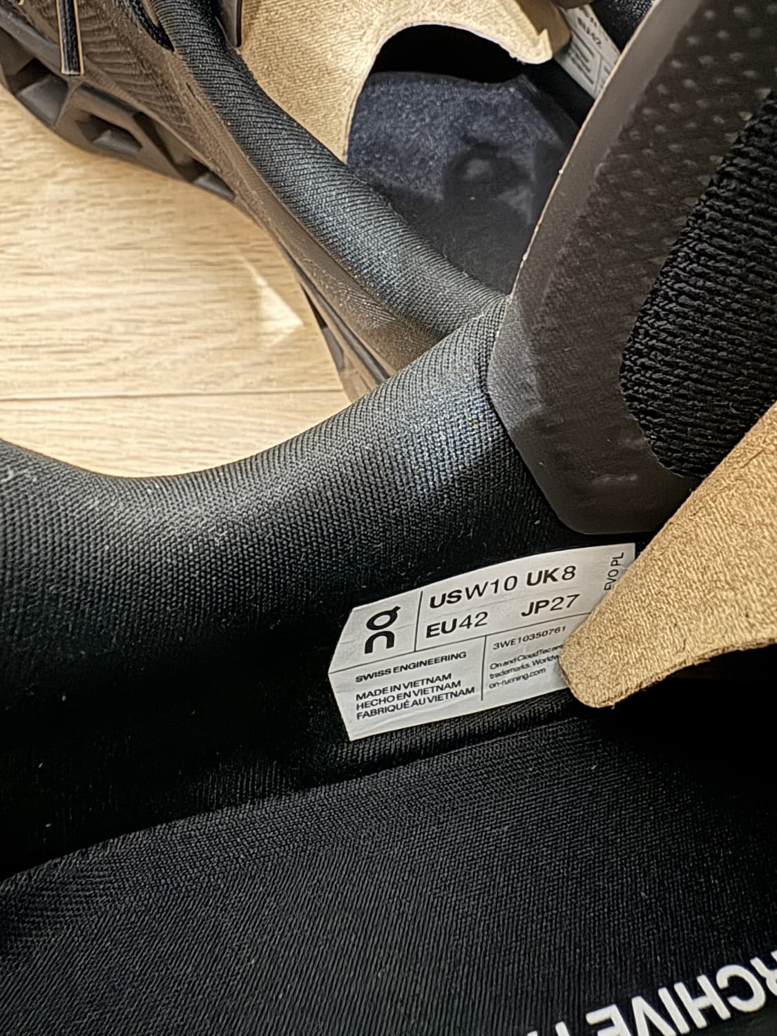 온 러닝 X 파프 / 클라우드몬스터 2 블랙 마그넷 / 270 상품이미지6