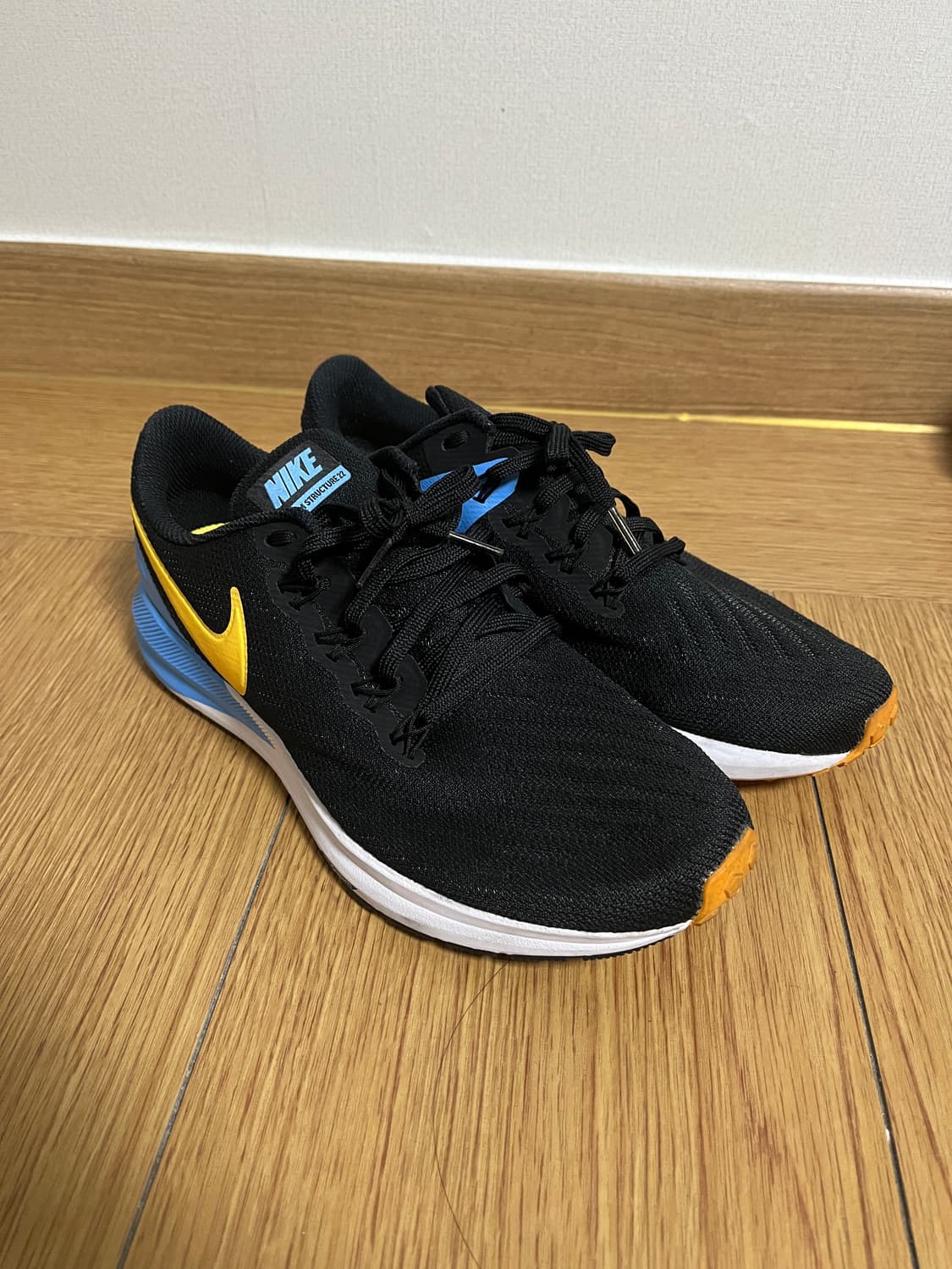 나이키 에어 줌 스트럭처 22 러닝화 상품이미지2