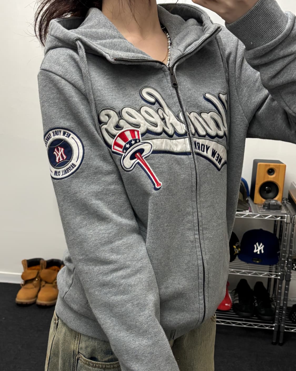 MLB 뉴욕 양키즈 스펠로고 그레이 후드집업 상품이미지2