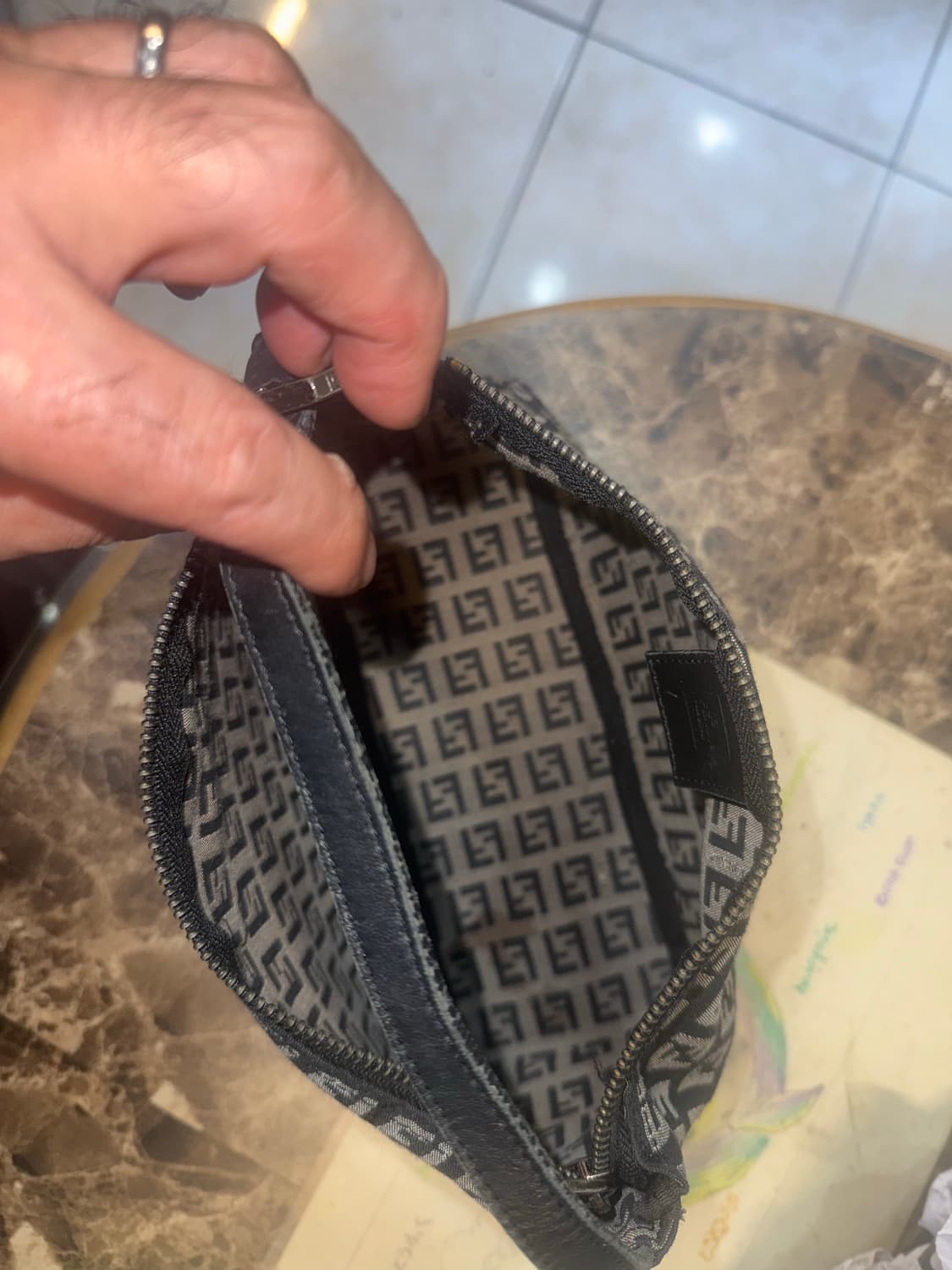 정품 펜디 주카 미니 토트백 팝니다 상품이미지6