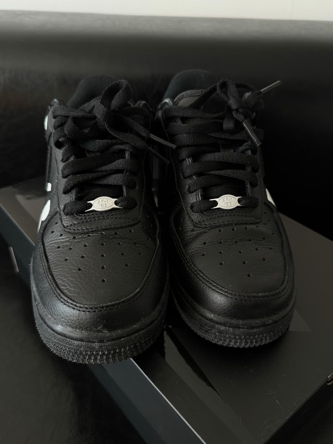 꼼데가르송 블랙 X 나이키 에어포스 1 로우 레트로 (us5.5 240) 상품이미지3