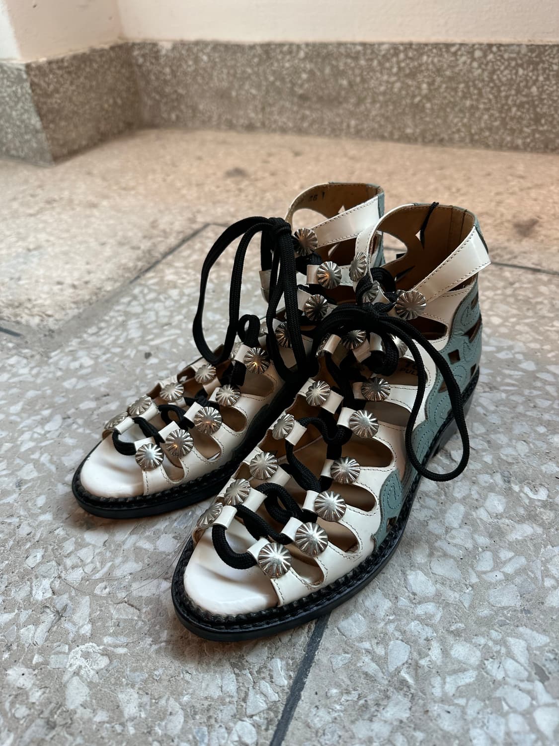 Toga pulla western cut out detail sandle 상품이미지2