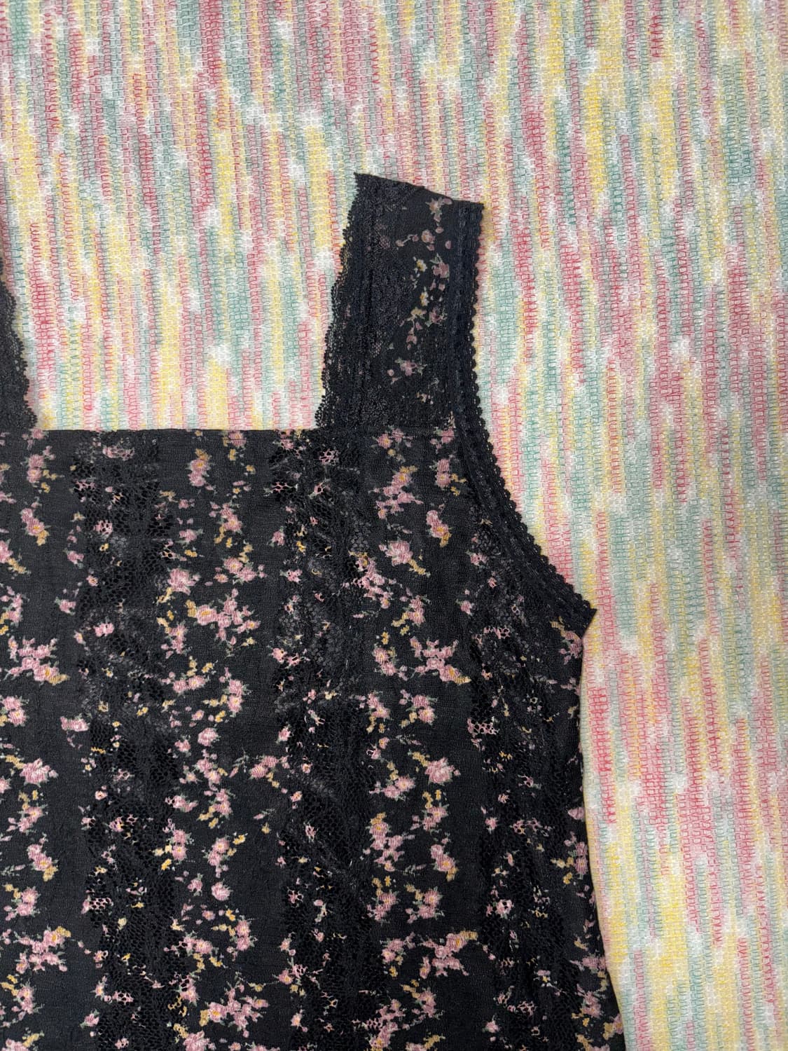 블랙 레이스 플라워 슬리브리스 상품이미지10