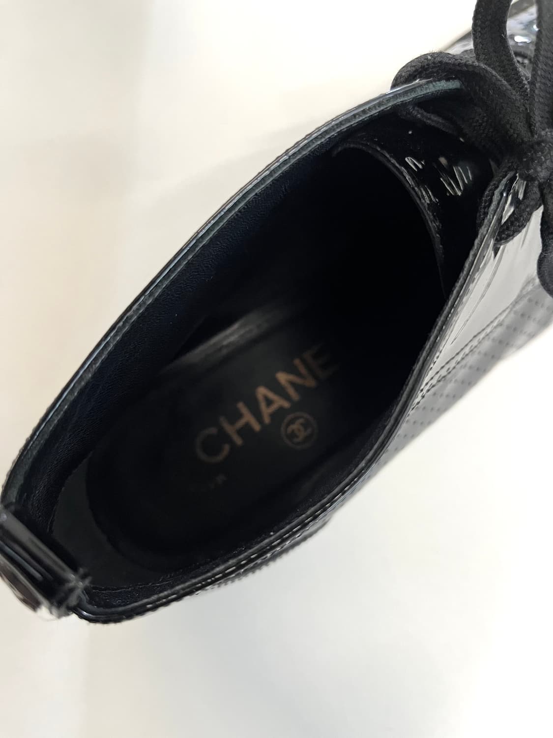 샤넬 페이던트 레더 드레스 부츠 상품이미지5