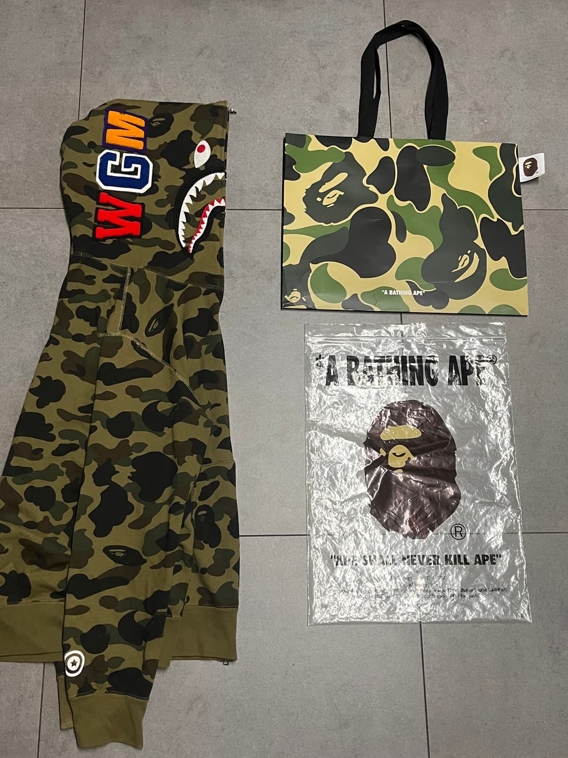 베이프 그린 녹계 샤크 후드집업 상품이미지1