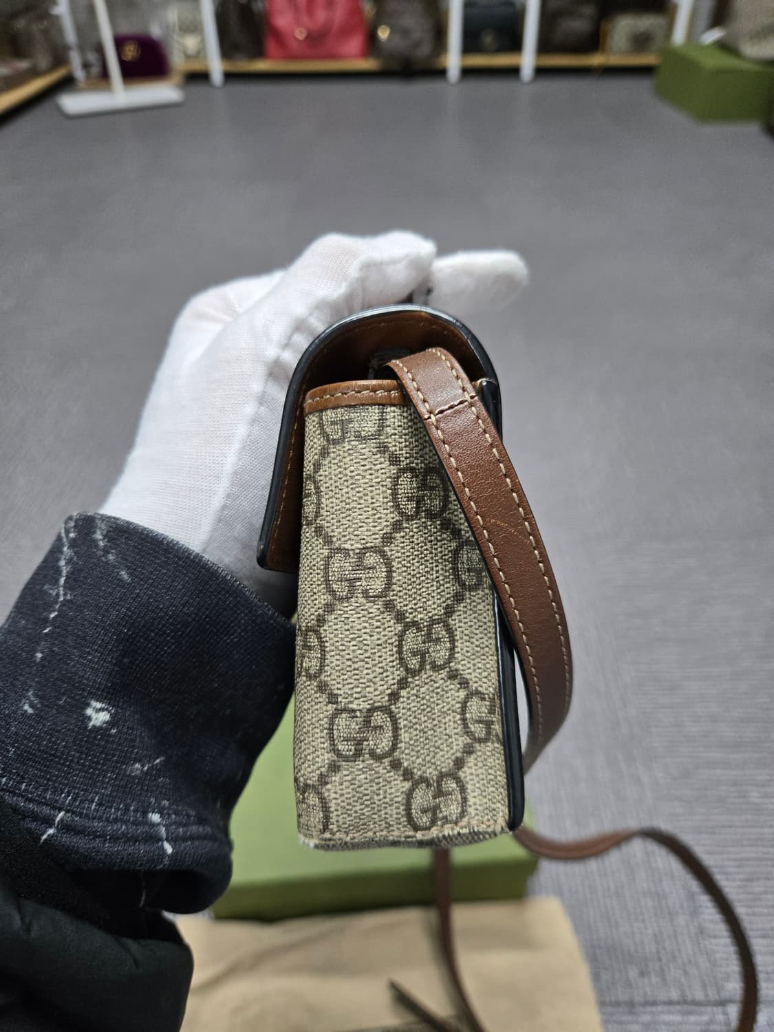 [특가][정품] 구찌 패들락 크로스백 상품이미지5