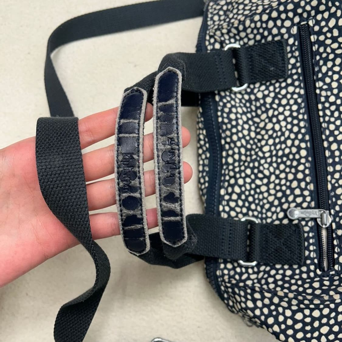 키플링 Y2K 도트 땡땡이 핸드/크로스백 상품이미지3