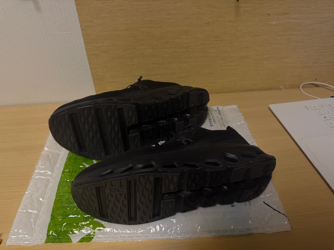 온러닝 클라우드틸트 이클립스 블랙 [EU44(280-285)] 상품이미지6