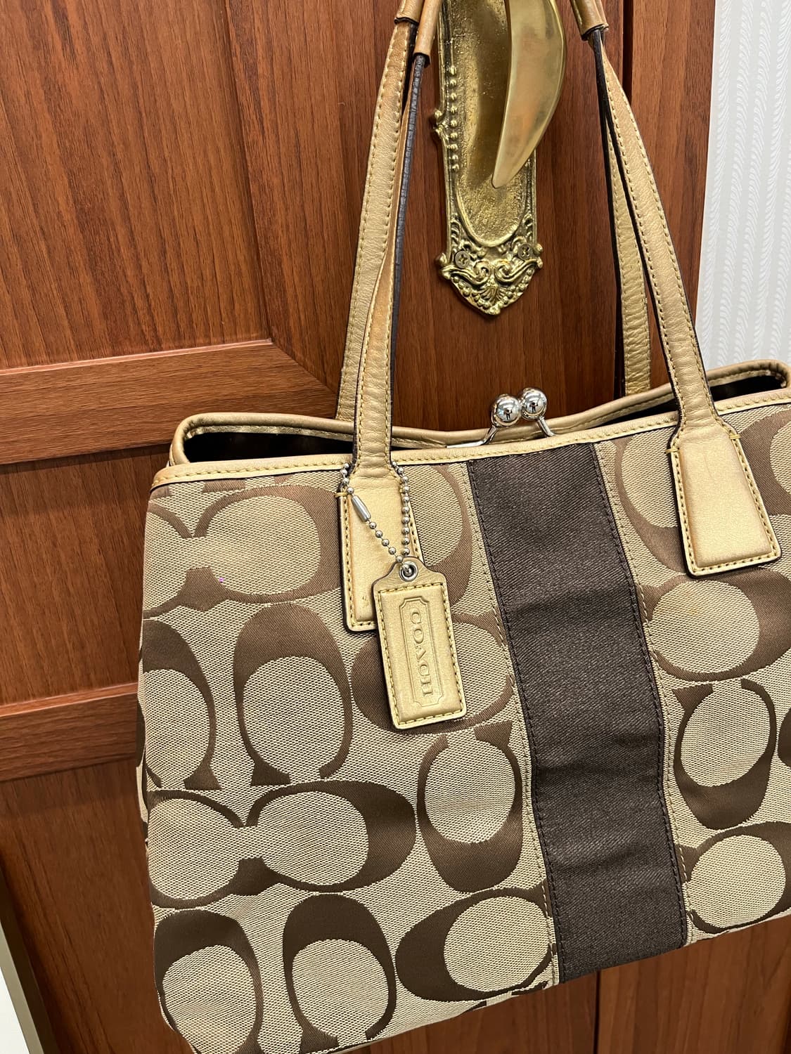 Coach Beige Square Bag 상품이미지3