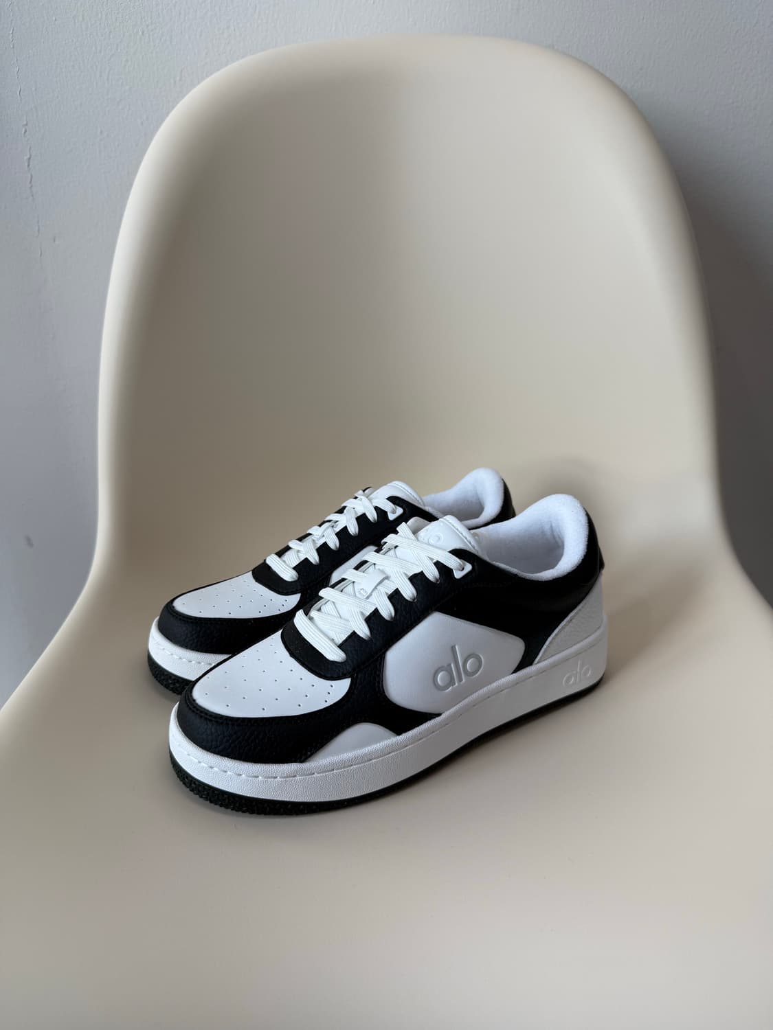 알로 요가 에어포스 스니커즈 검흰 상품이미지2