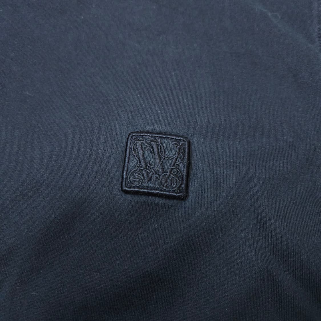 우영미 블랙 액자 프린팅 반팔 티셔츠 48 상품이미지5