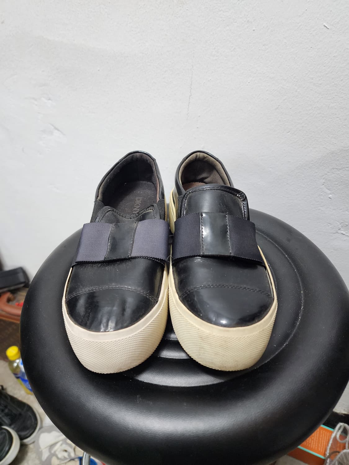 DKNY 통굽 가죽 슬립온 상품이미지3