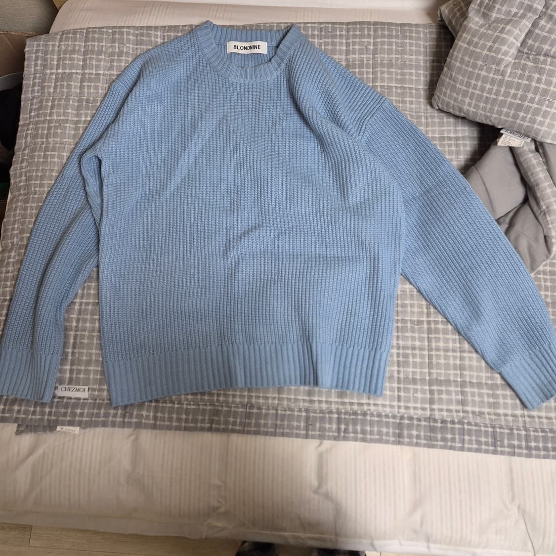 블론드 나인 니트 여러벌 팝니다 상품이미지3