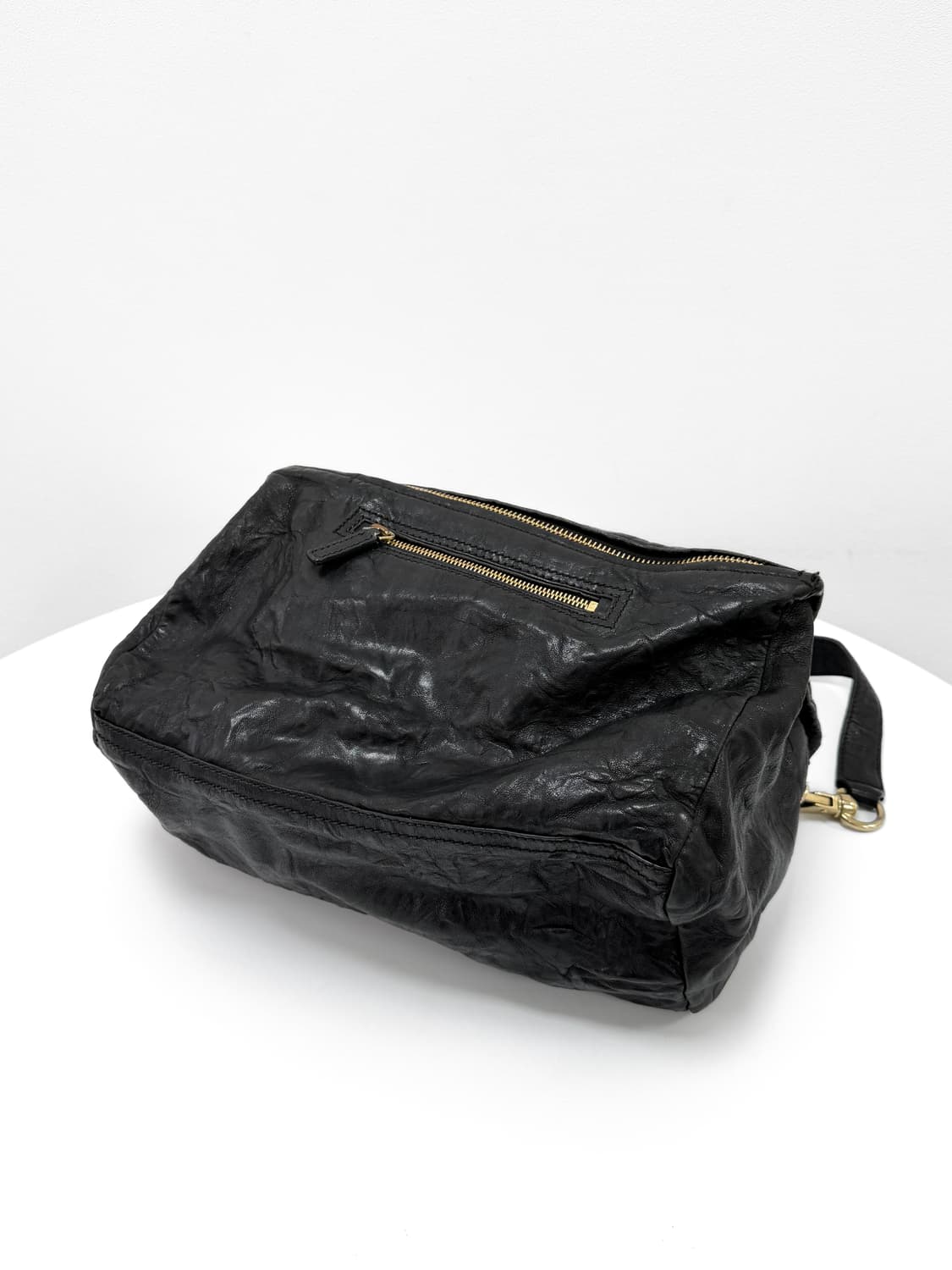 지방시 링클 레더 판도라 숄더백 상품이미지4