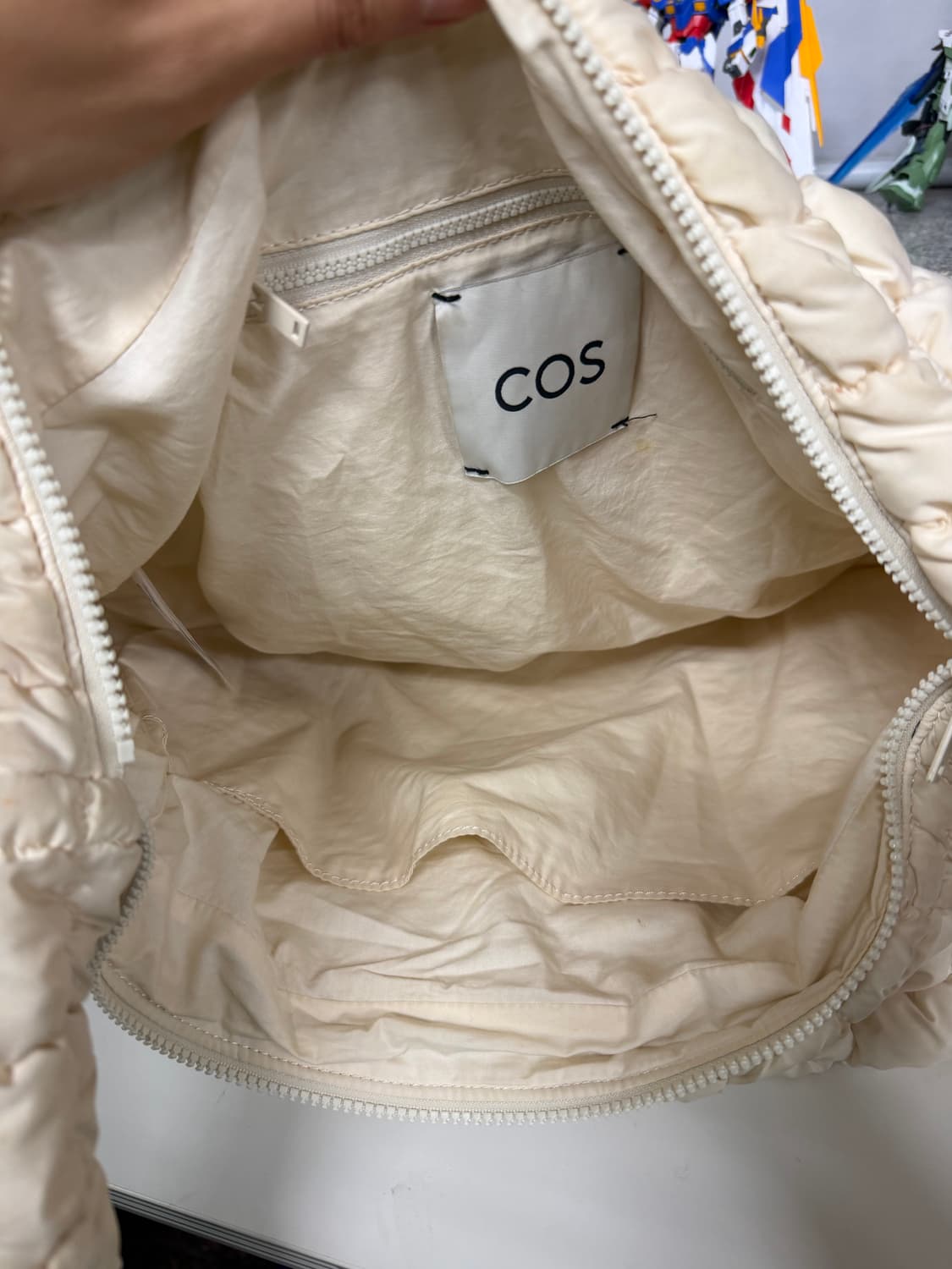 정품) COS 코스 퀼티드 오버사이즈 숄더백 상품이미지6