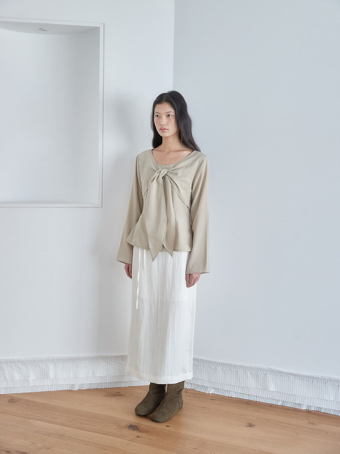 아우로 ouro sheer ribbon blouse 블라우스 베이지 상품이미지3