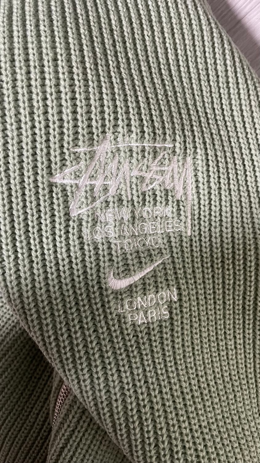 스투시 나이키 콜라보 그레이 라운드 니트집업 상품이미지2