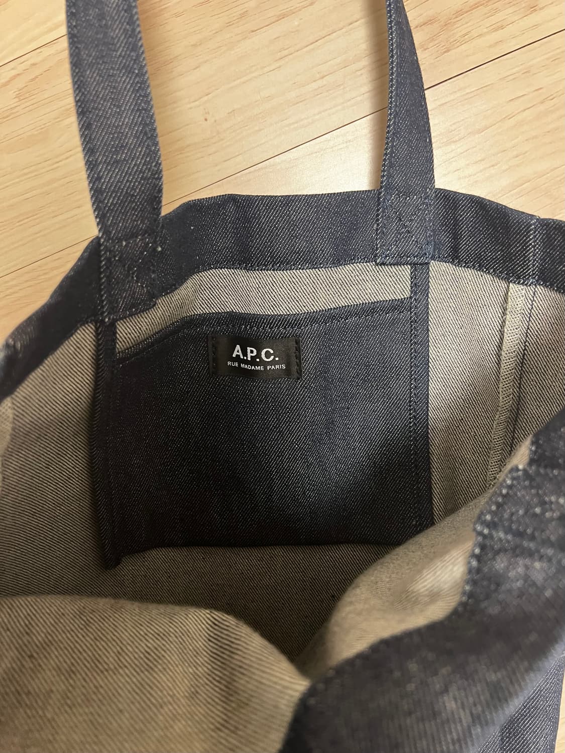 A.P.C. 아페쎄 토트백 상품이미지2