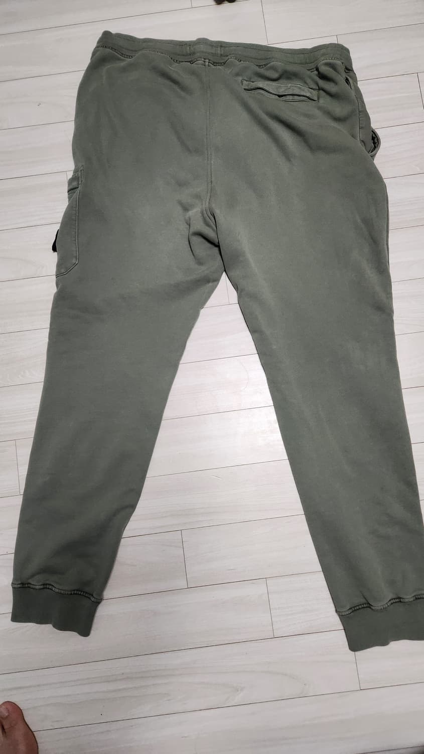 정품.스톤아일랜드 카키 와펜 조거 팬츠 XL 상품이미지2
