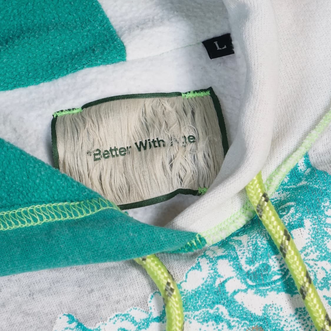 Better With Age 해체주의 원오프피스 후드 상품이미지9