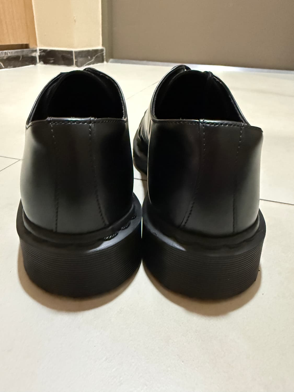 닥터마틴 1461 모노 블랙 uk8 상품이미지3