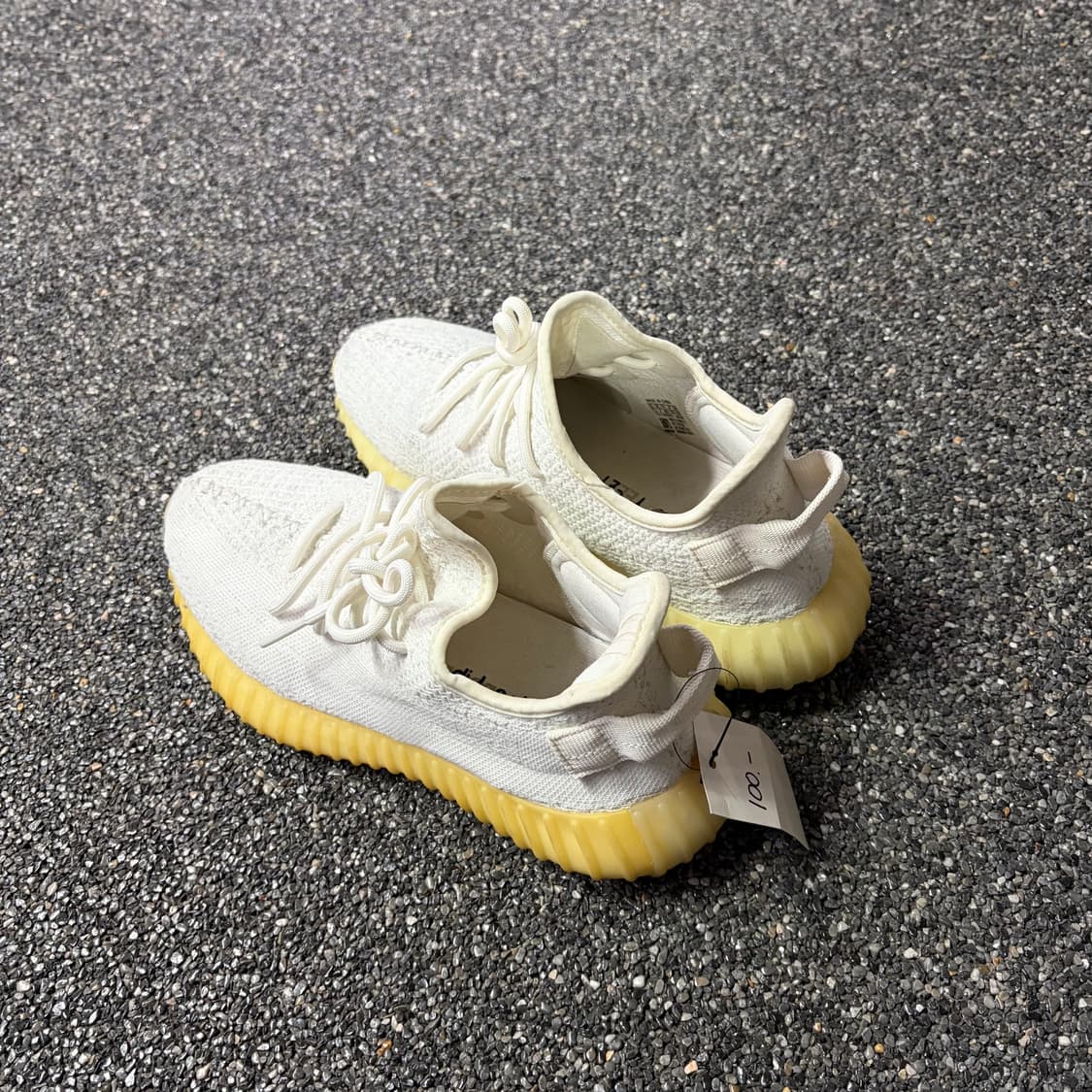 아디다스 이지 부스트 350 V2 스니커즈 B3853 상품이미지2