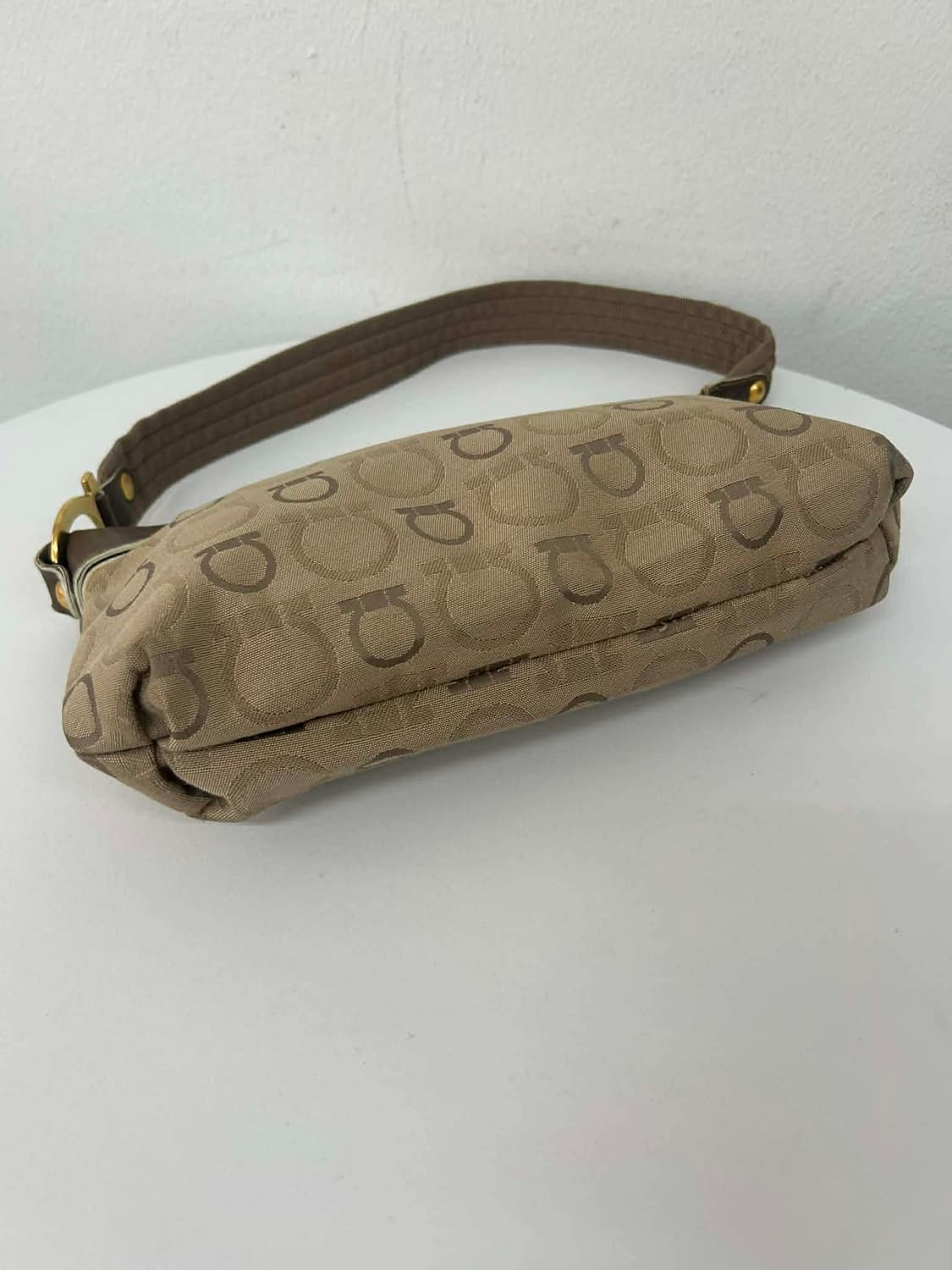 살바토레 페라가모 간치니 캔버스 숄더 토트백 상품이미지5