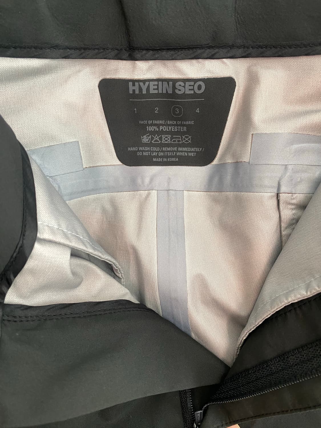 혜인서 24ss 쉘 팬츠 3사이즈 판매합니다. 상품이미지2