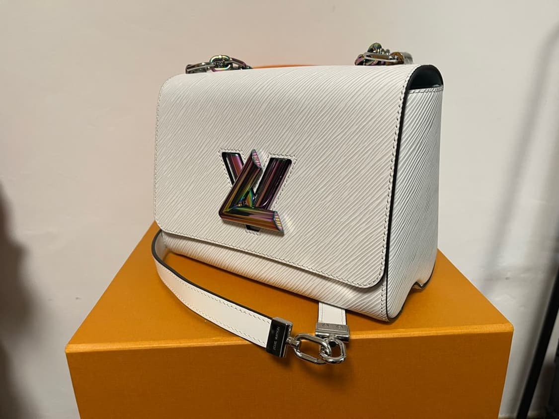 루이비통 트위스트 mm화이트 체인백 상품이미지3