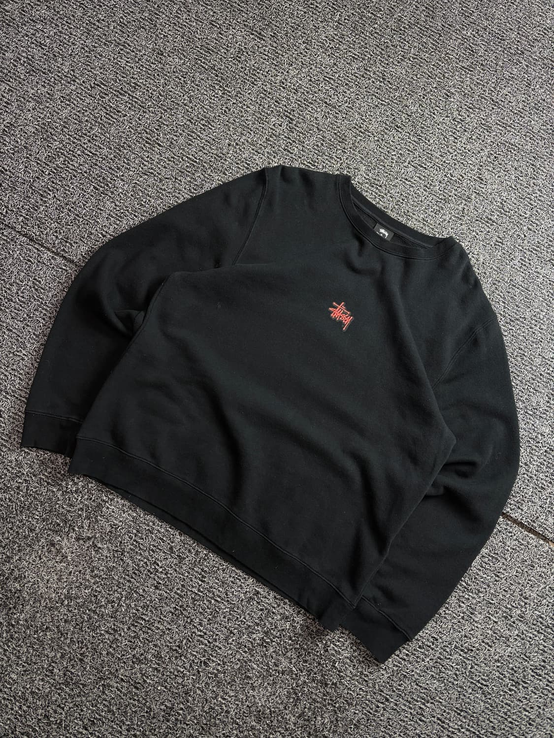 스투시 쉘즈 베이직 빅로고 블랙 박시핏 크루넥 2391 상품이미지1