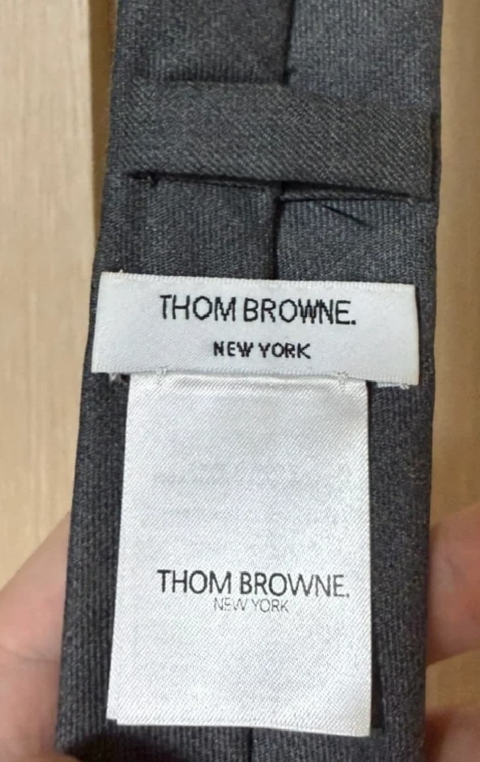 톰브라운 그레이 넥타이 상품이미지2