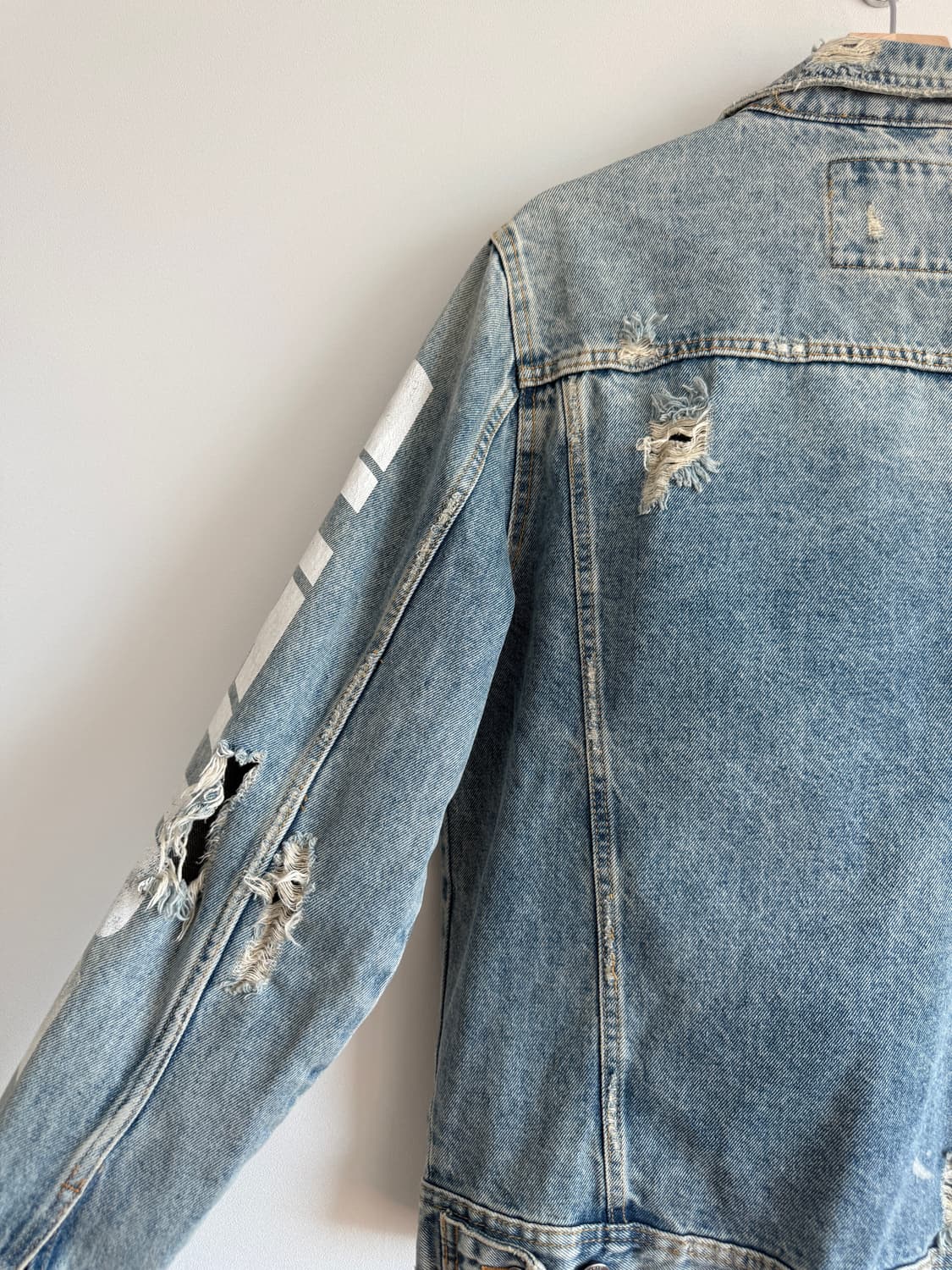 자라(ZARA) 디스트로이드 데님 자켓 상품이미지7