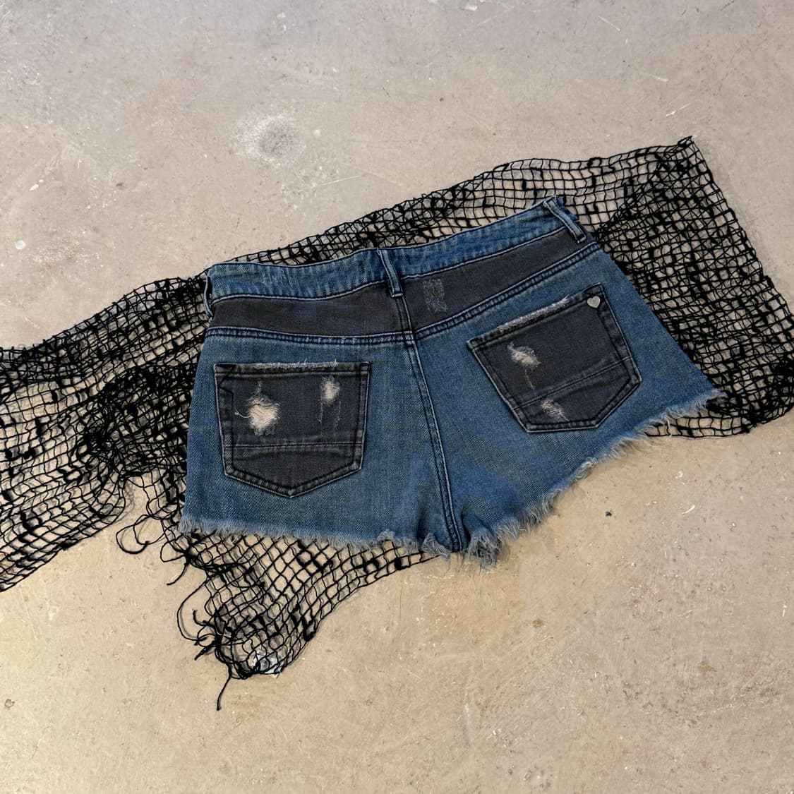 KENDALL + KYLIE 데님 숏츠 상품이미지3