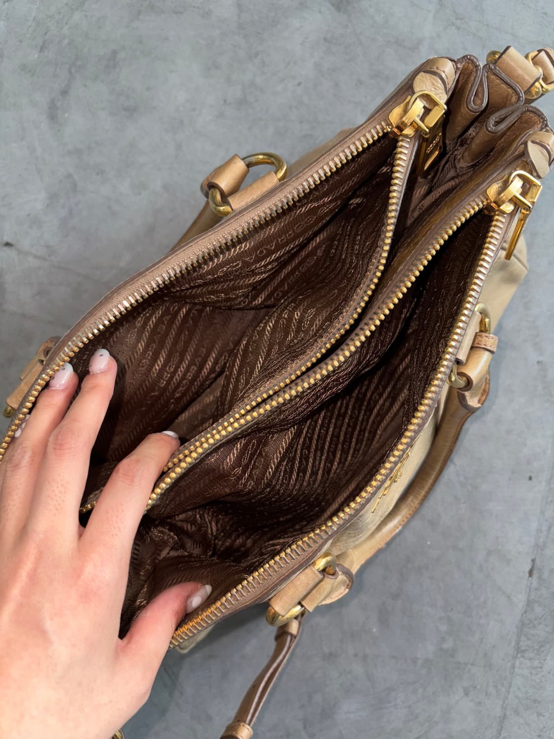 Prada 프라다 비텔로 샤인 레더 토트백 상품이미지7