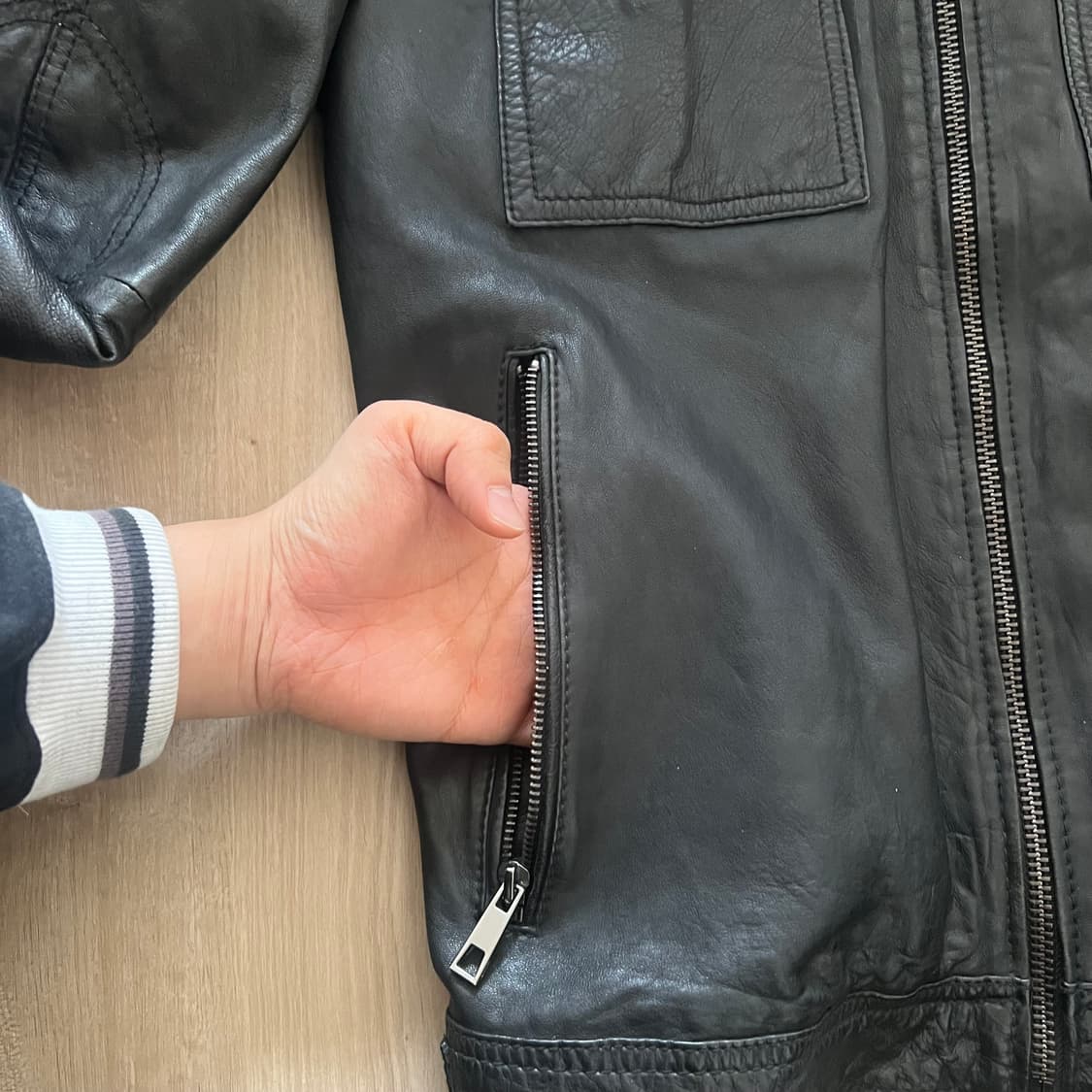 [ZARA] 자라 리얼레더 헨리넥 카라 라이더 자켓 상품이미지4