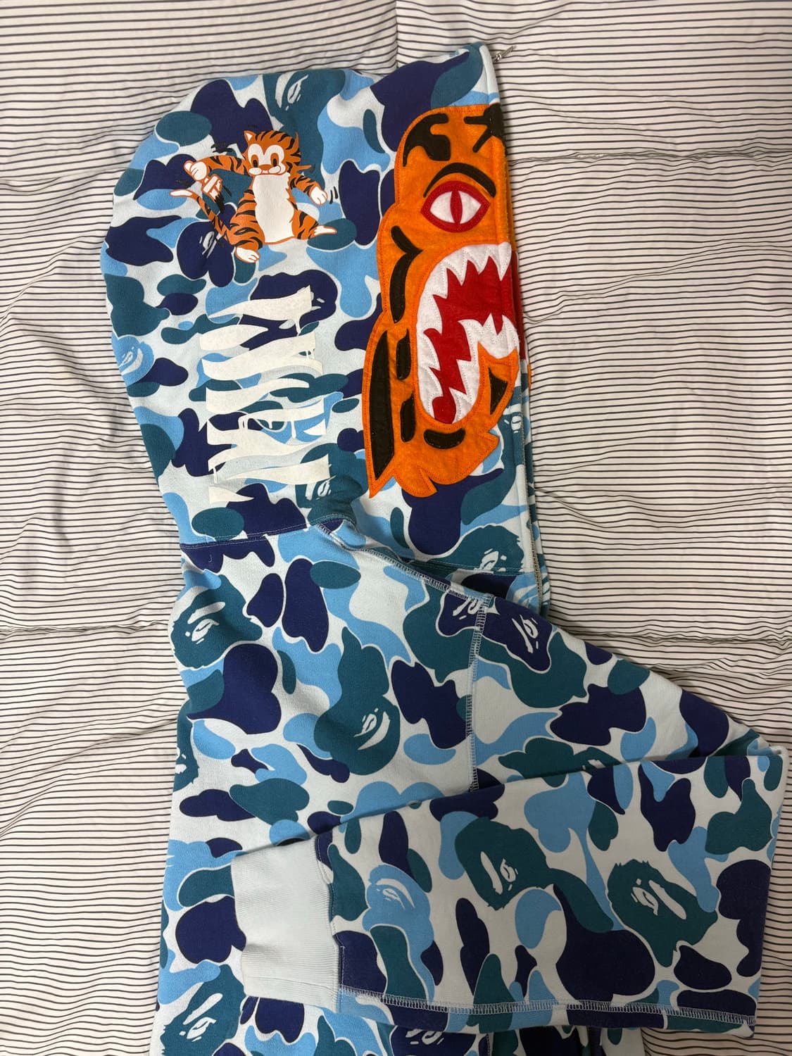 베이프 타이거 후드집업 상품이미지3